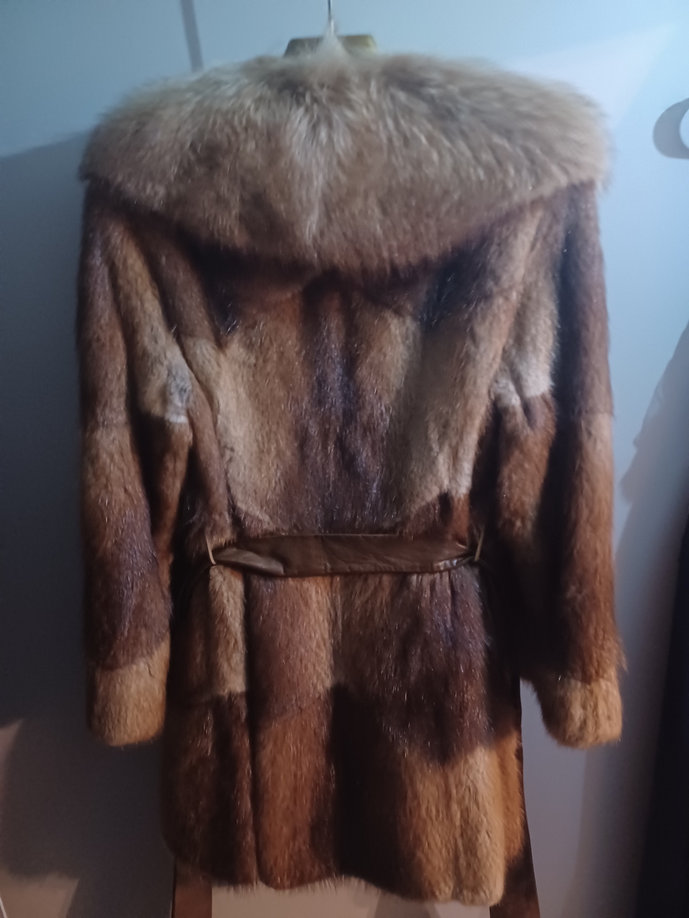 Vintage 1980s Fur Muskrat Stroller Coat - Picture 4 of 5